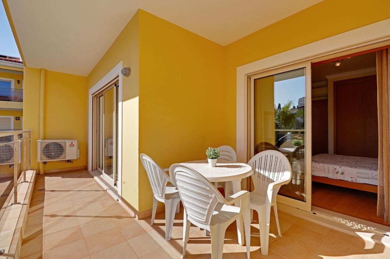 Lagos Balcony With Pool By Homing Exterior photo